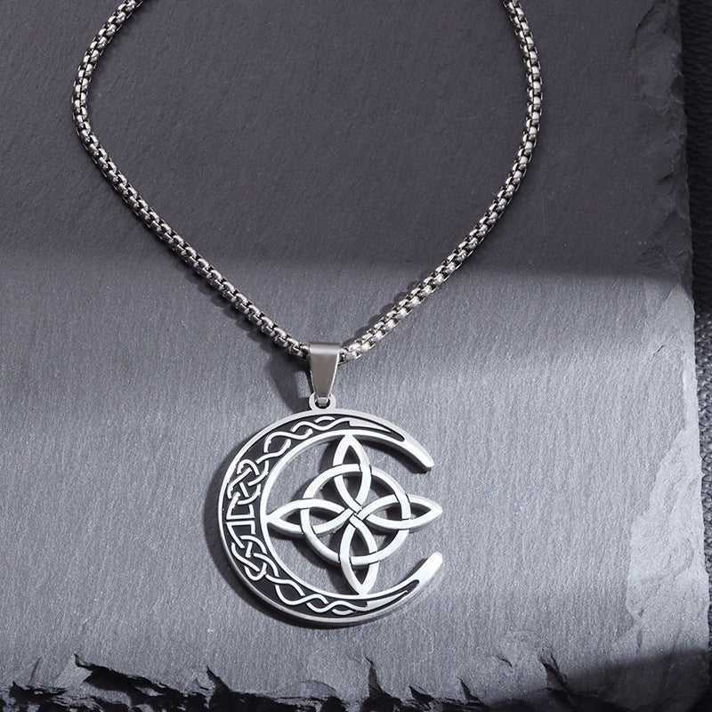 🌙 Kolczyk keltycki z ozdobą Księżyca – nierdzewna stali, unisex i symbol ochrony