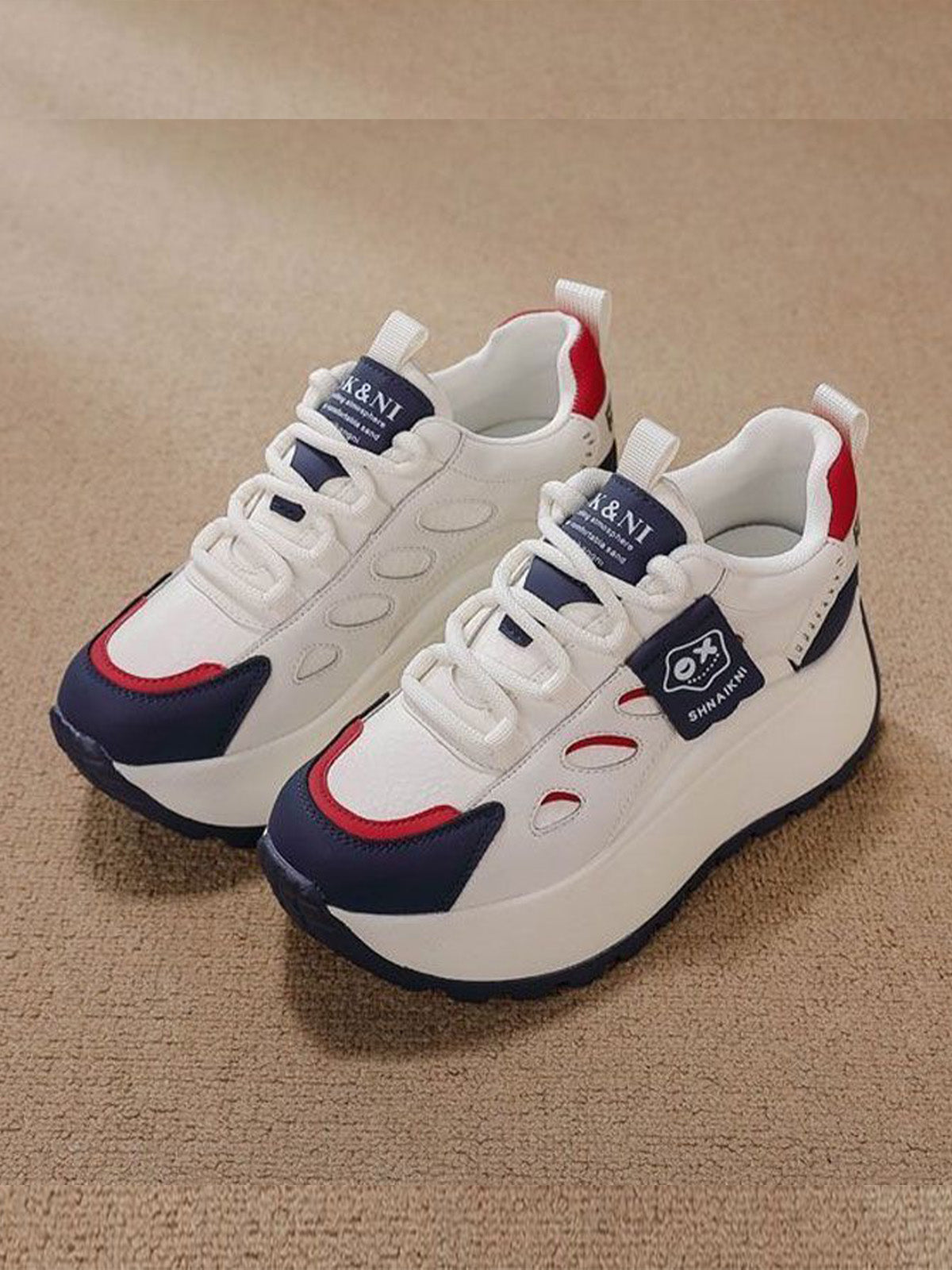 【35-40】Buty sportowe w łączonych kolorach, z grubą podeszwą i wbudowaną wysokością