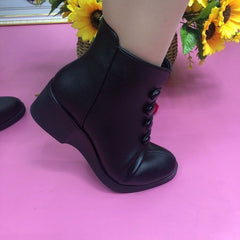 👢🥰【35-40】2026 Jesienne i zimowe popularne buty z miękkiej skóry ze skośnym obcasem dla kobiet