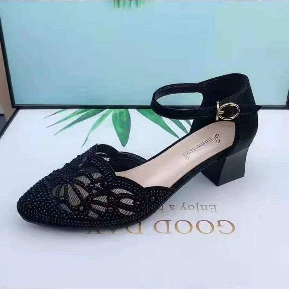 【35-40】Sandały damskie 🔥🔥 Nowe damskie szpilki wysadzane kryształkami，Wygodne i modne na co dzień