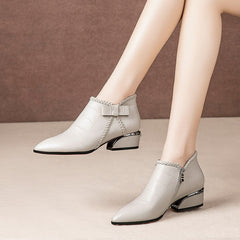 👢 😍30% zniżki!【35-42】Nowe stylowe skórzane botki zapinane na suwak, model 2026.
