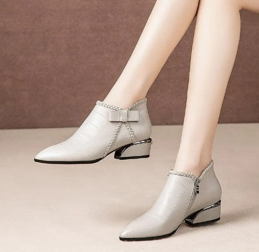 👢 😍30% zniżki!【35-42】Nowe stylowe skórzane botki zapinane na suwak, model 2026.