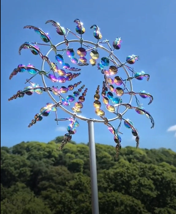 📣【Dekoracje ogrodowe】🌈【Dostępnych 6 kolorów】🌻 Żelazna metalowa ozdoba sci-fi fantasy na patio, wiatrak ogrodowy