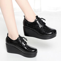 🏆【35-40】Damskie skórzane buty na koturnie i platformie