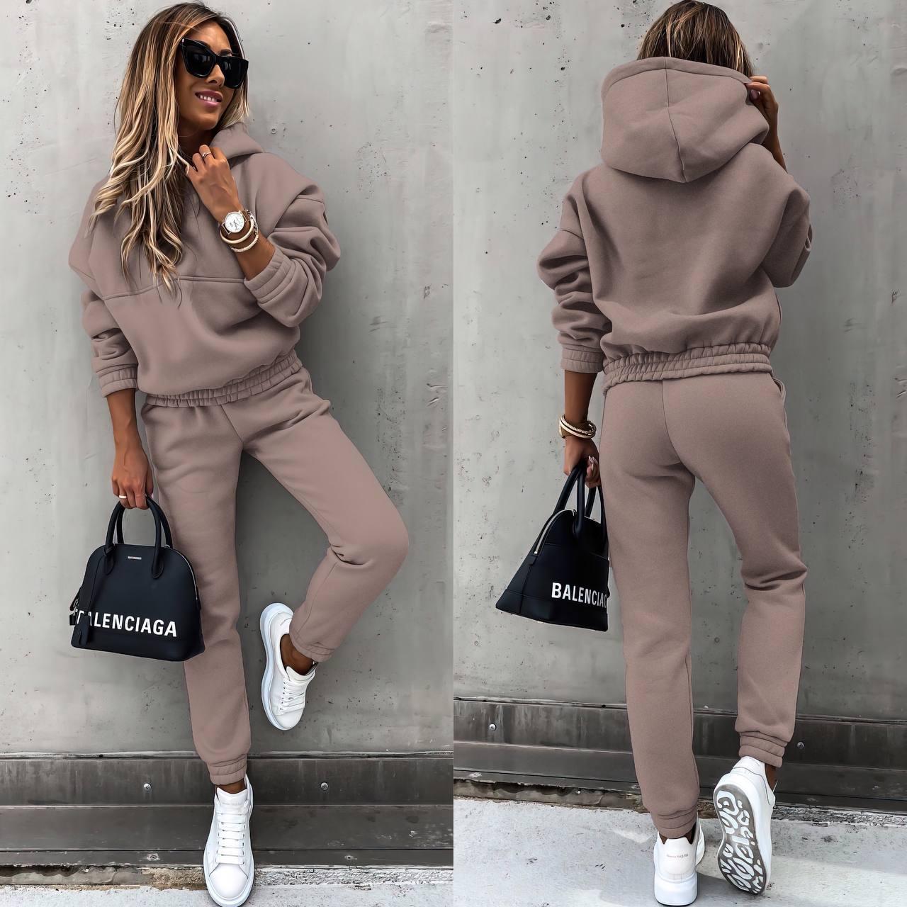 🍁🍂🔥🔥【Bluzka + Spodnie】-1 zestaw 119 zł. Ta stylowa, dwuczęściowa koszulka sportowa z długimi rękawami zapewnia swobodny, elegancki i wygodny wygląd, dzięki czemu jest idealnym wyborem do codziennego noszenia na świeżym powietrzu.