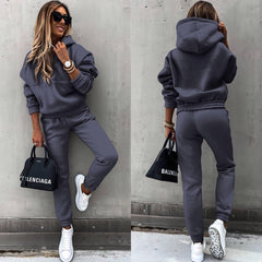 🍁🍂🔥🔥【Bluzka + Spodnie】-1 zestaw 119 zł. Ta stylowa, dwuczęściowa koszulka sportowa z długimi rękawami zapewnia swobodny, elegancki i wygodny wygląd, dzięki czemu jest idealnym wyborem do codziennego noszenia na świeżym powietrzu.