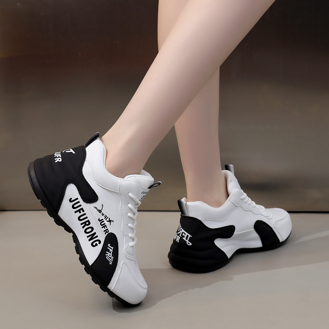 👟【36-44】Oddychające damskie trampki z miękką podeszwą